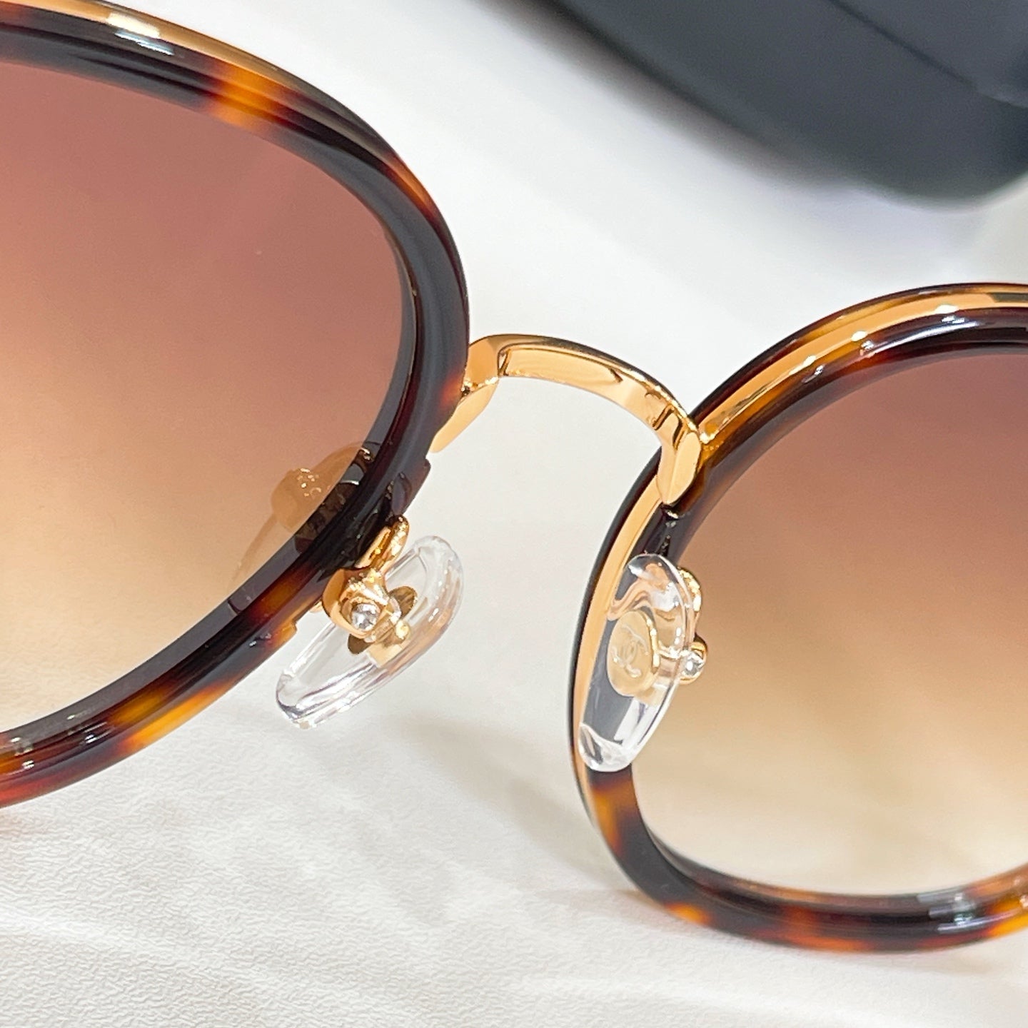 CHANEL Sunglasses-A72089